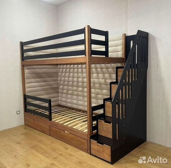 Детская двухъярусная кровать