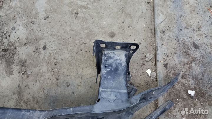 Усилитель переднего бампера volkswagen tiguan 16