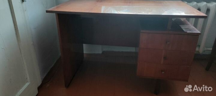 Письменный стол