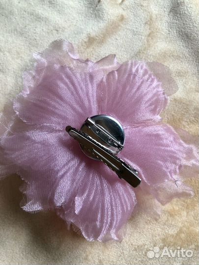 Цветок брошь