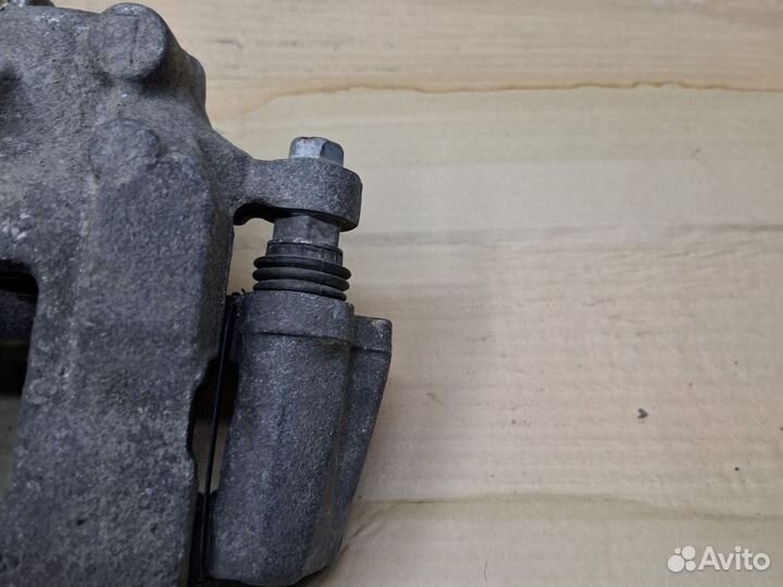 Суппорт передний левый Hyundai h1