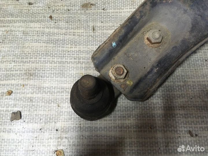 Рычаг передний левый Kia Spectra