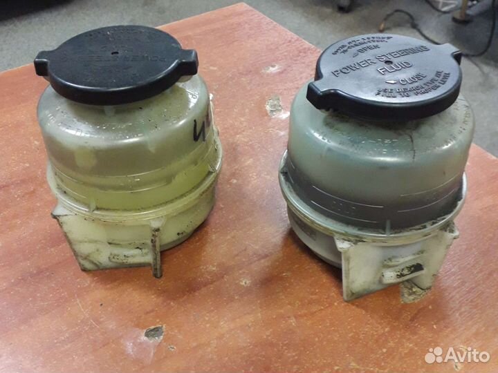 Бачок гидроусилителя Camry 40 2az