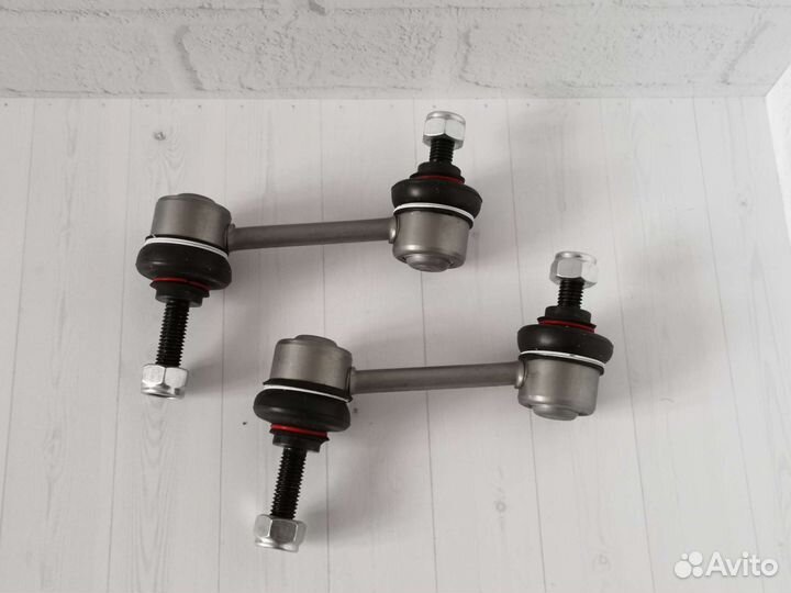 Усиленные стойки стабилизатора зад Skoda Octavia