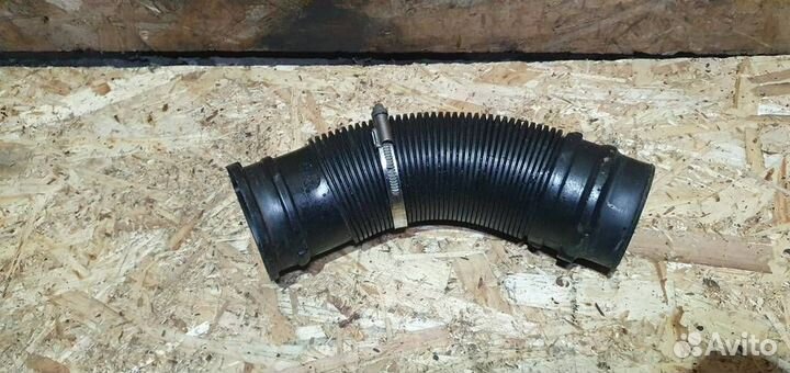 Патрубок воздушного фильтра Opel Astra J GTC 2012