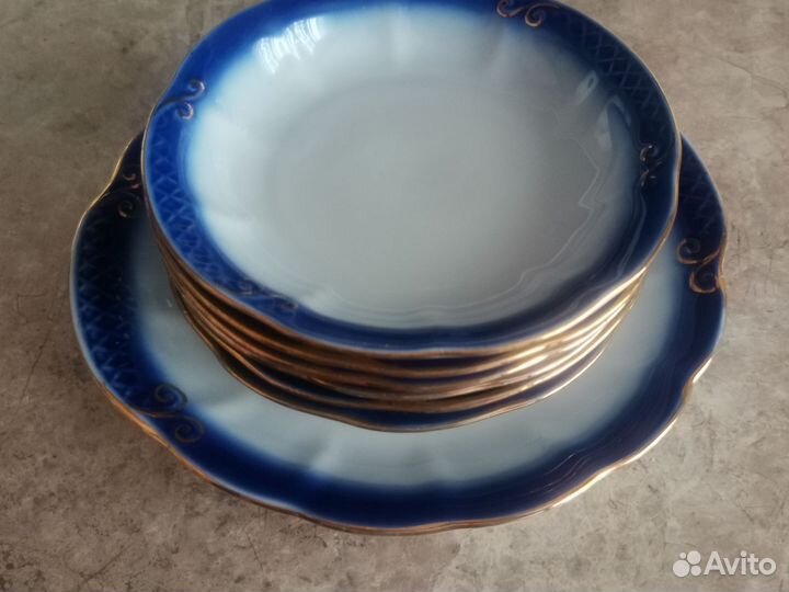 Набор тарелок