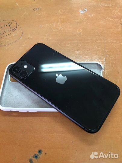 iPhone 11, 64 ГБ