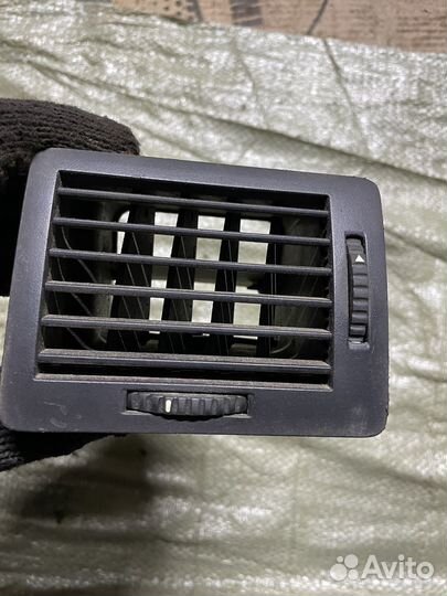 Дефлектор воздушный левый SKoda Fabia 1