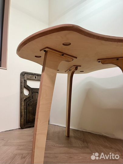 Стол обеденный круглый из березы