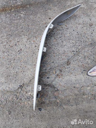 Молдинг на бампер Мазда Премаси 2000 г