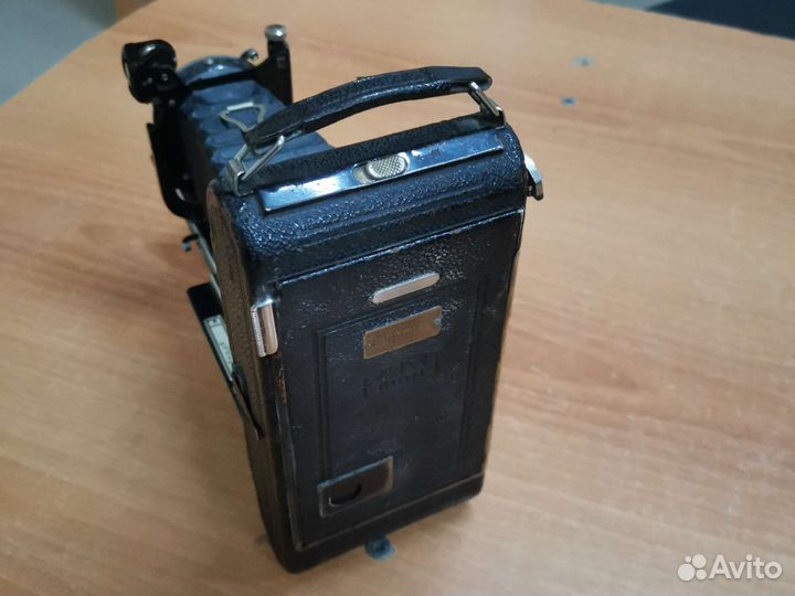 Старинный фотоаппарат