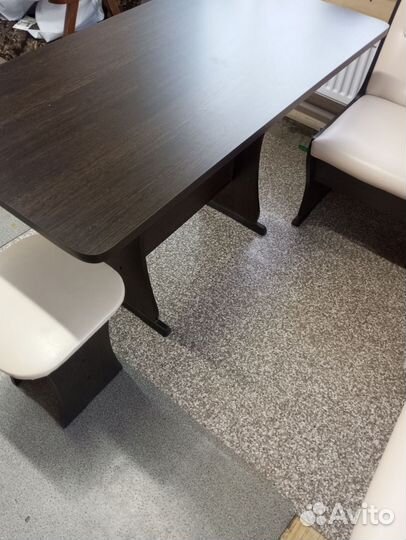 Кухонный уголок со столом бу