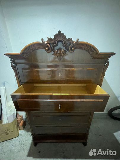 Комод антикварный, 1870 годы