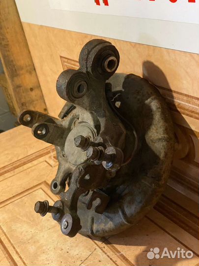 Задний поворотный кулак правый Kia Sportage 3