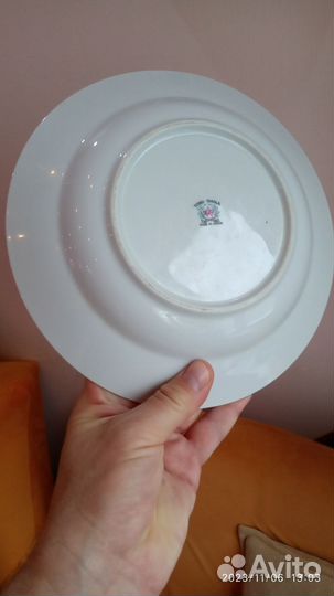 Набор фарфоровых тарелок