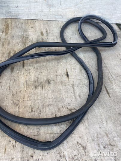 Уплотнитель задней двери Audi A3 8P