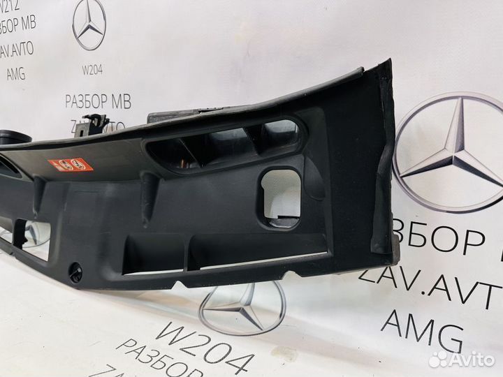 Накладка на решетку радиатора Mercedes W204 M271.8