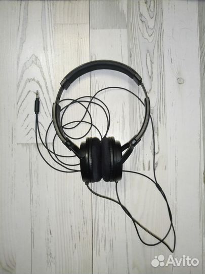 Проводные наушники