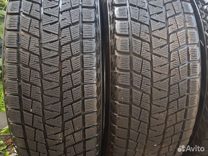 Bridgestone Blizzak DM-V1 265/65 R17