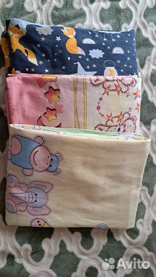 Кроватка-маятник со всеми принадлежностями