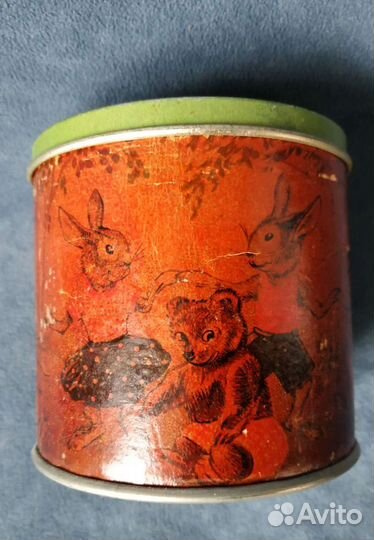 Банка СССР с зайцами