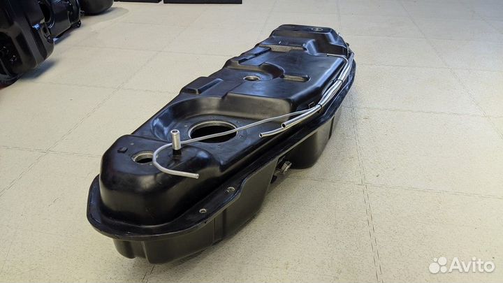 Бак Mitsubishi Pajero 4 из композита с трубками