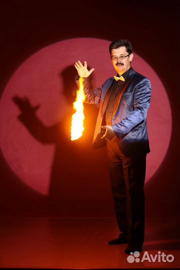 Казанский фокусник иллюзионист