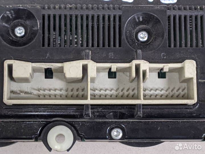 Блок управления климатической установкой Volkswage