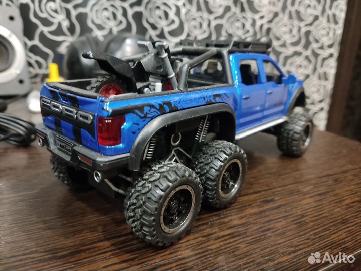 Модель Ford F-250 Raptor