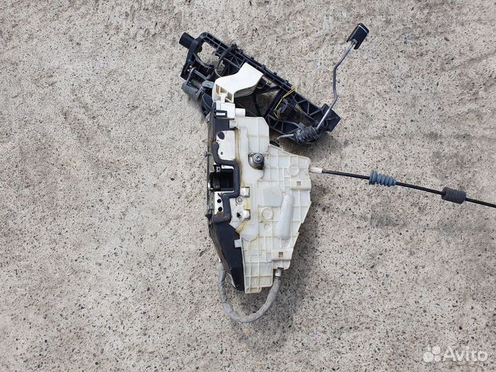 Замок задней левой двери для Mercedes W221