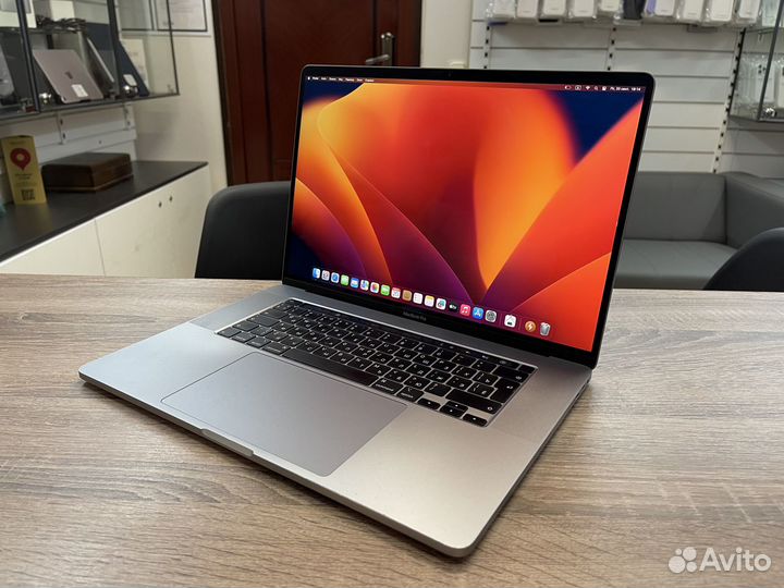 MacBook Pro 16 2019 I7/16/512