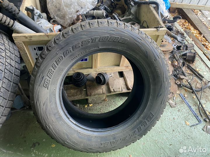 Bridgestone Blizzak DM-V1 275/60 R18