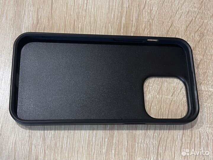 Чехол на iPhone 13 pro Guess