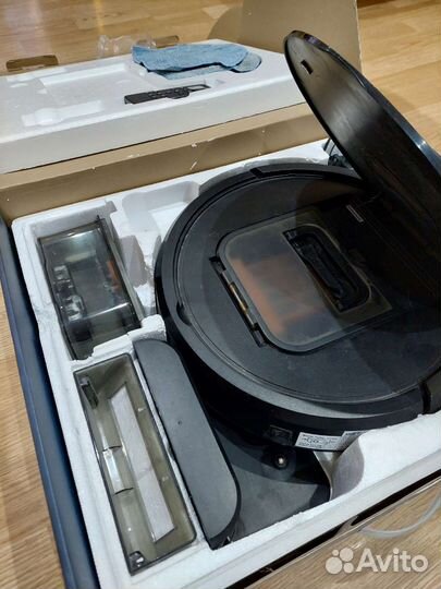 Робот пылесос bist tornado