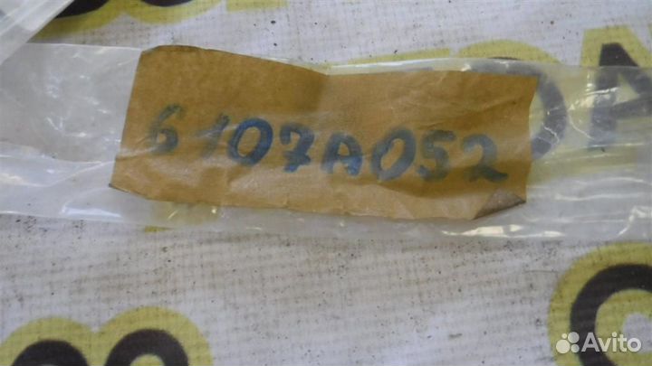 Молдинг лобового стекла Mitsubishi Outlander (GF)