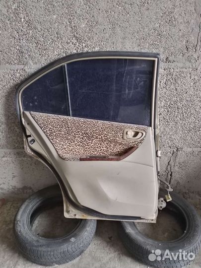 Задняя левая дверь mitsubishi galant 8