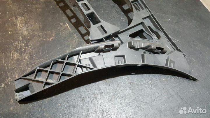 Кронштейн бампера задний правый Volkswagen Passat