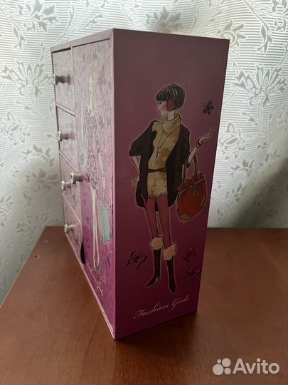 Шкафчик для украшений детский