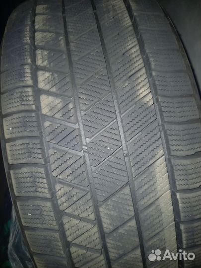Bridgestone Blizzak LM-005 215/50 R17
