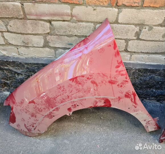 Крыло левое Reno Sandero Stepway 2017