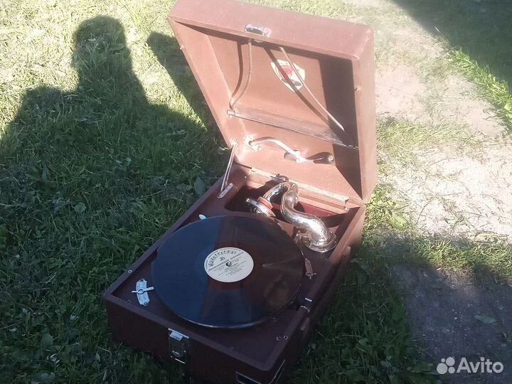 Патифон граммофон, ордена Ленина завод молот