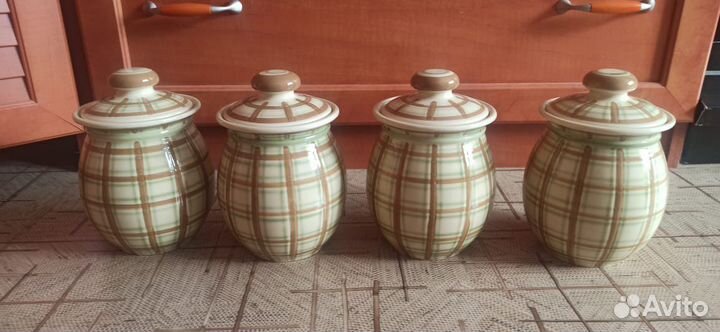 Набор из 4-х банок для сыпучих продуктов