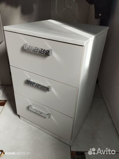 Тумба прикроватная