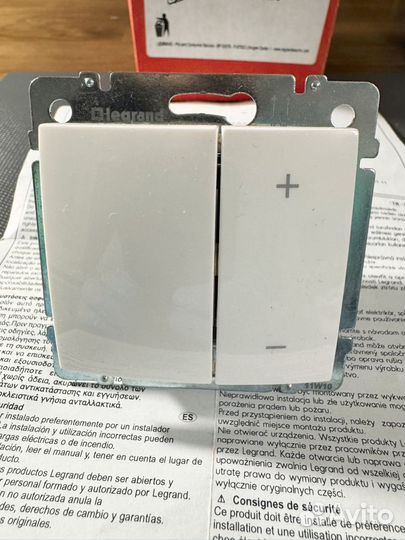 Диммер Legrand Valena 600W белый 770074