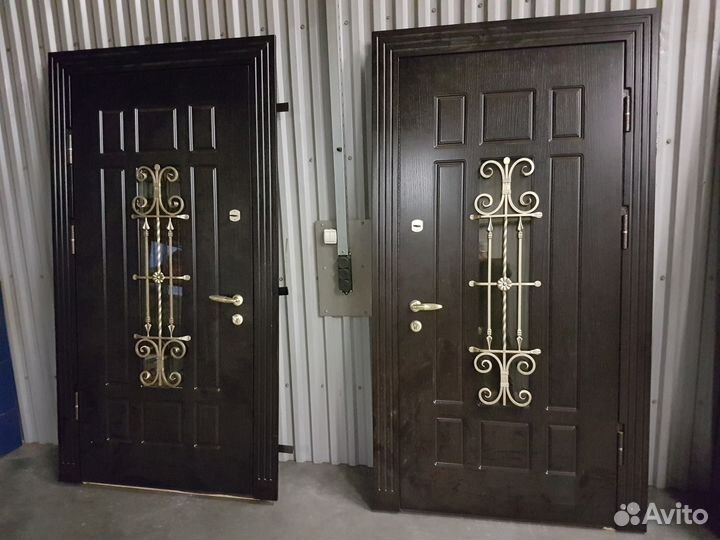 Парадная входная дверь из стали