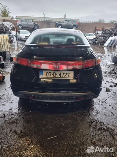 В разборе Honda Civic 5D 2007 г