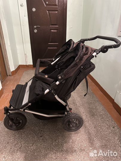 Коляска для двойни mountain buggy duet