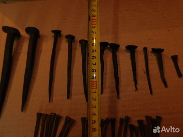 Антикварные,различные,кованные гвозди ри в интерье