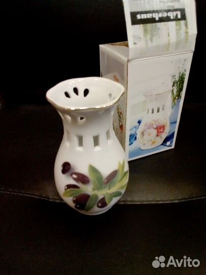 Ваза фарфоровая
