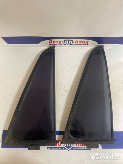 Форточка двери правая Toyota 4Runner /Toyota Hilux